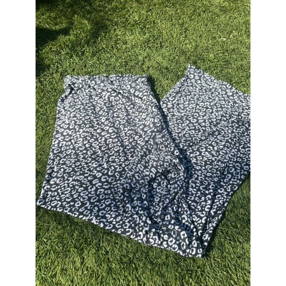 Size XL Victoria's Secret Flare Cheetah Pajama Pants - Picture 2 of 3